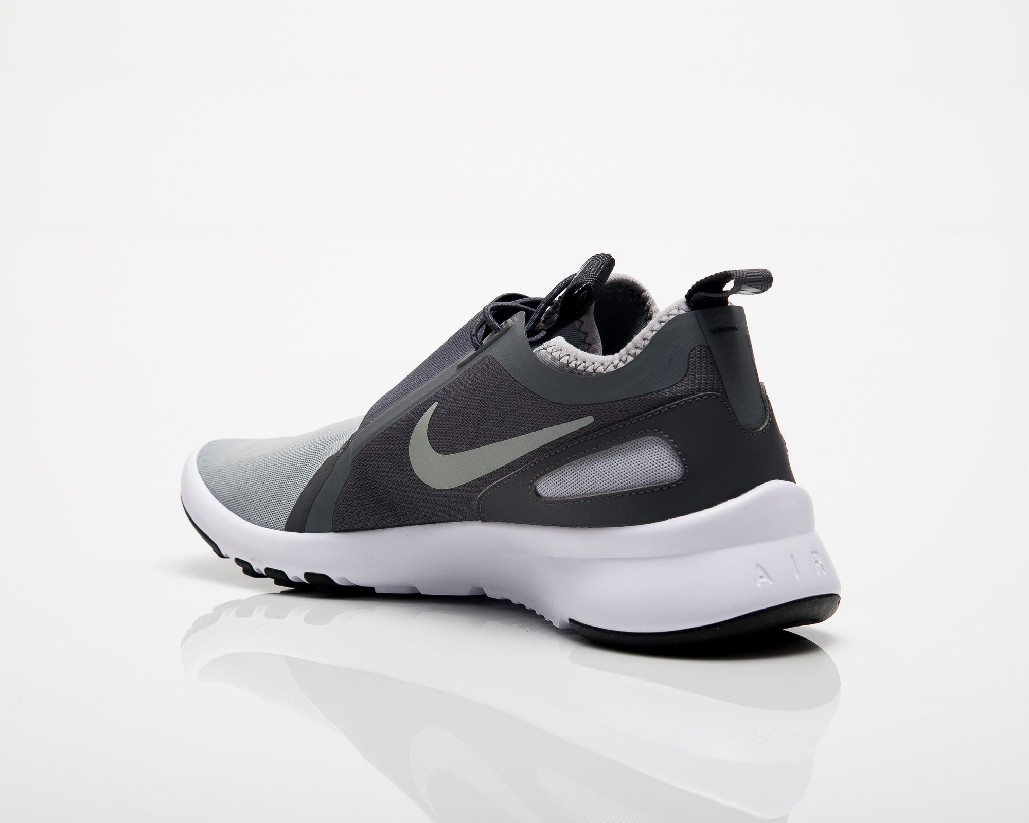 Nike current slip on on sale