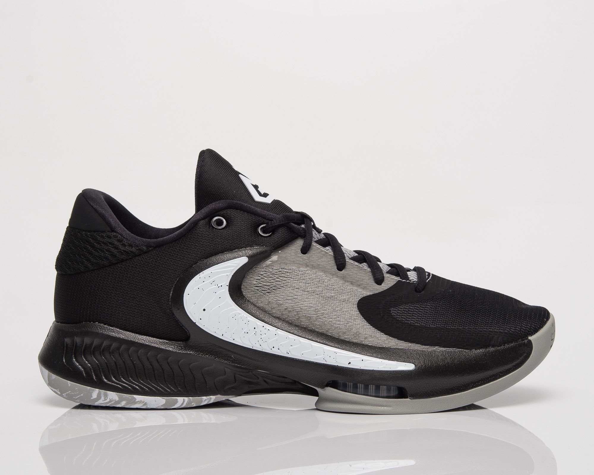 Nike Zoom Freak 4 | DJ6149-001 | Juoda | SIL