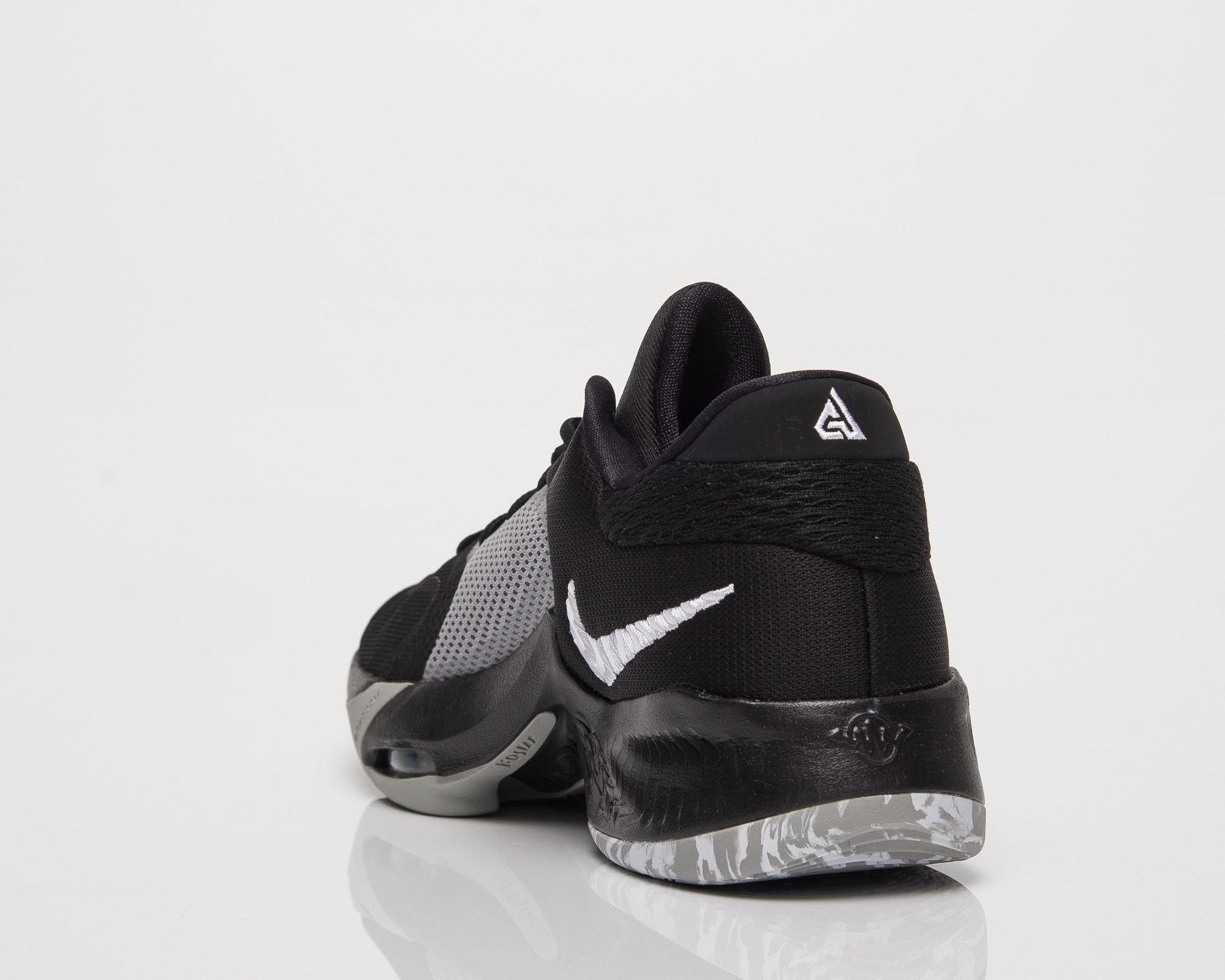 Nike Zoom Freak 4 | DJ6149-001 | Juoda | SIL