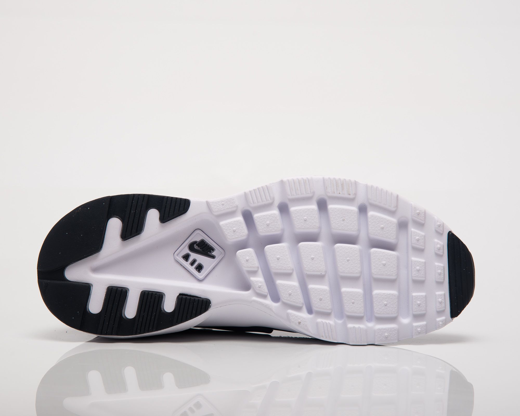 Nike air huarache run ultra premium gs hotsell