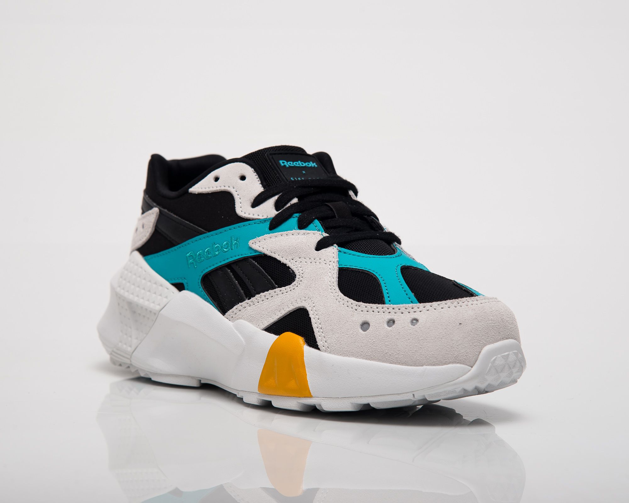 Reebok dv538 top