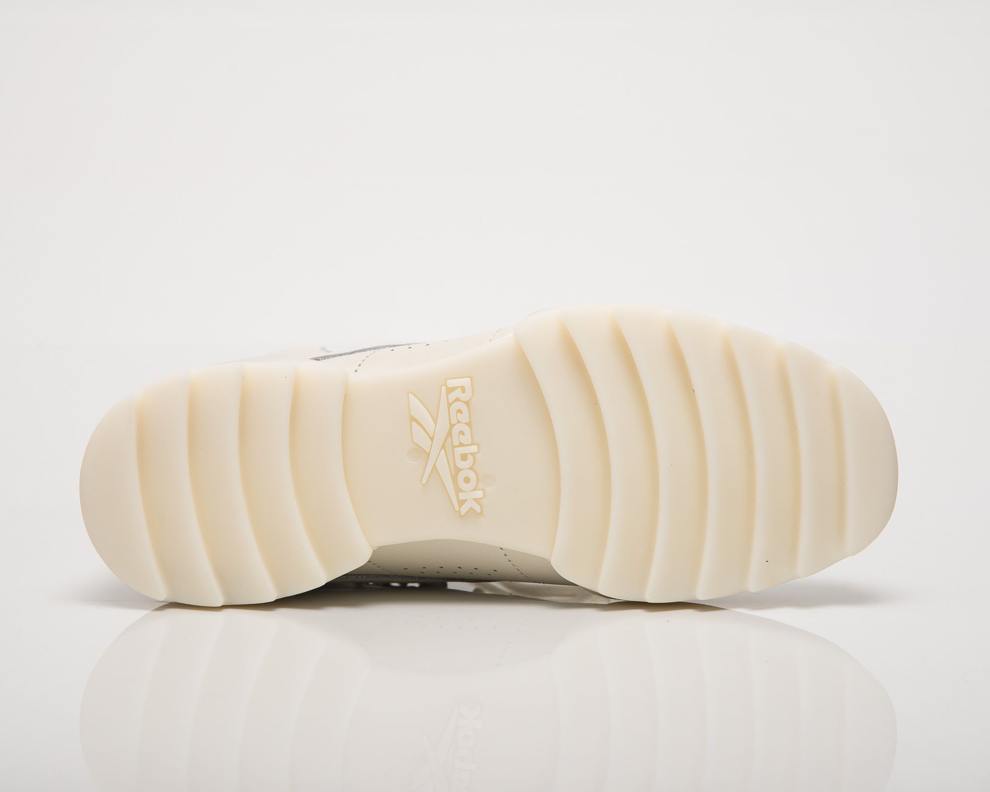 Reebok x Gigi Hadid Freestyle Hi Nova Ripple DV4171 SIL