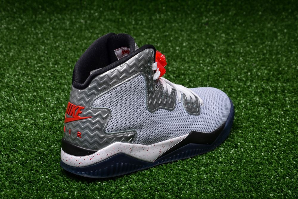 Air Jordan Spike Forty PE | 807541-101 | Balta | Juoda | Raudona | SIL