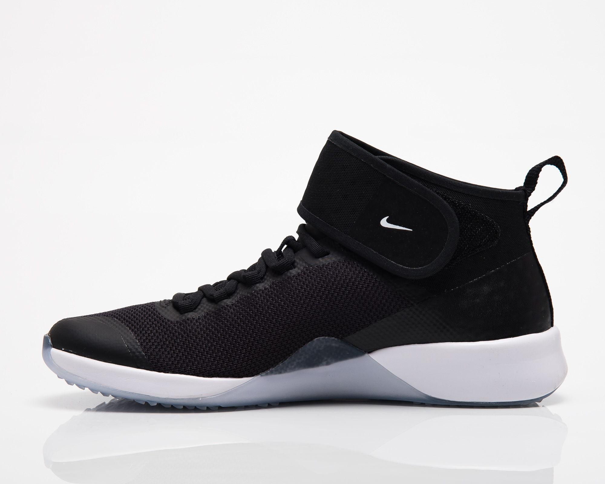 nike zoom strong 2