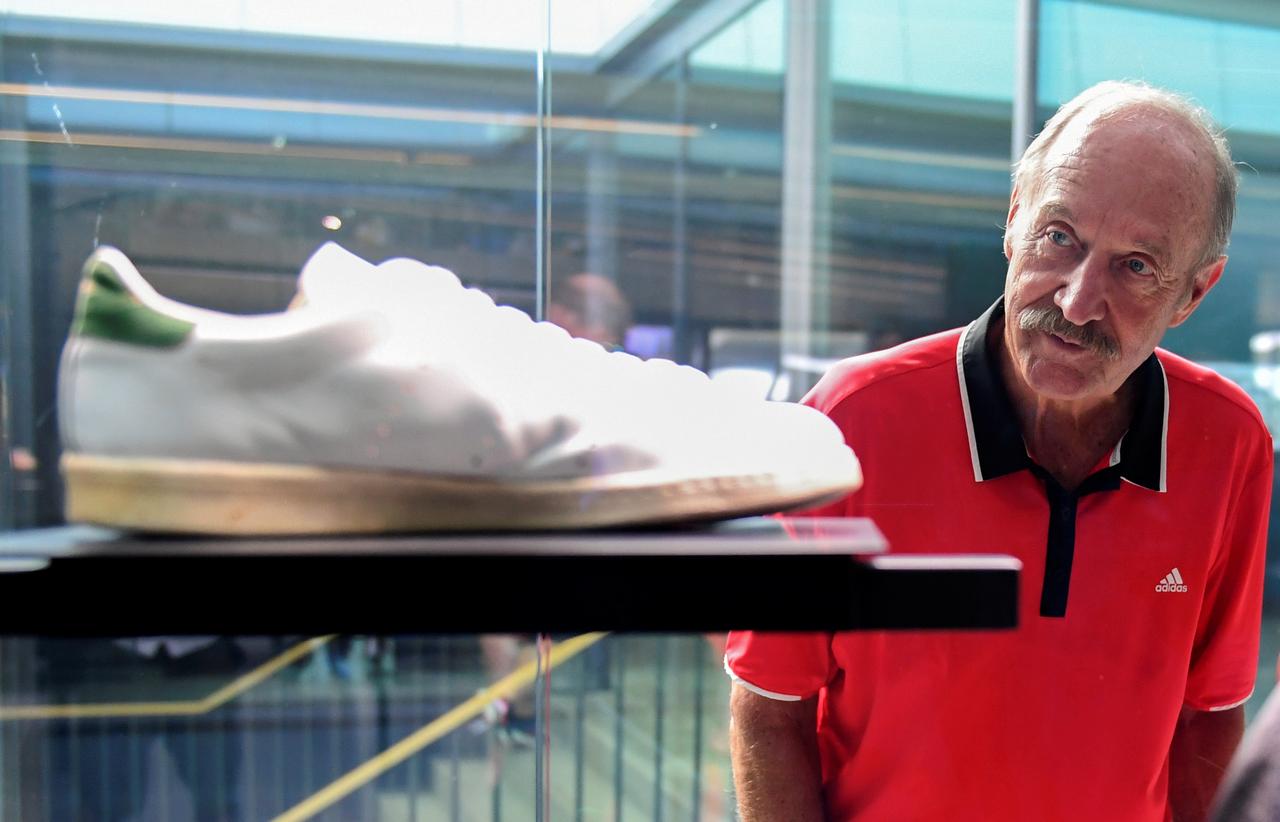 adidas Stan Smith odisėja – nuo teniso kortų iki podiumų