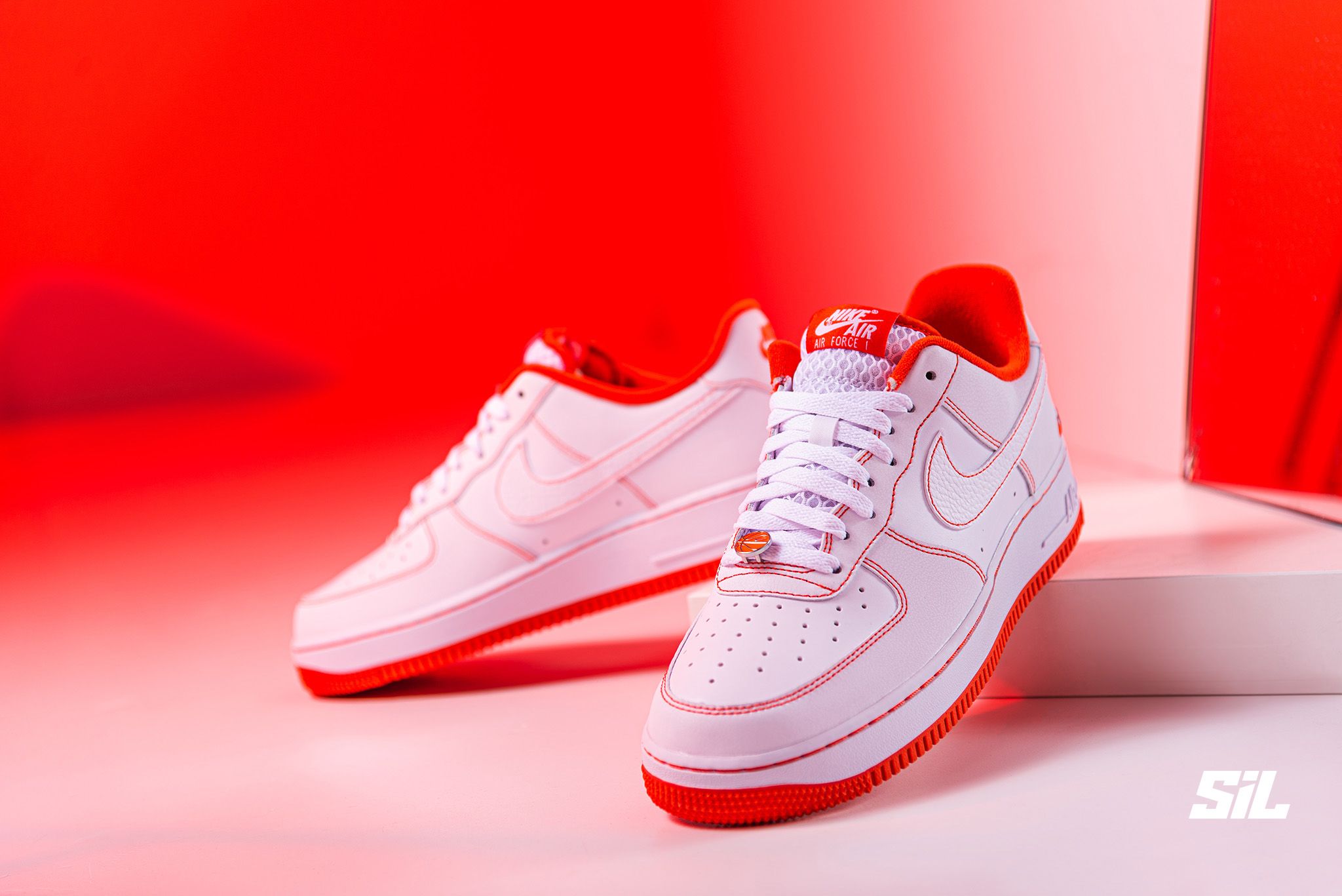 Nike Air Force 1 pagerbė krepšinio meka tapusią aikštelę